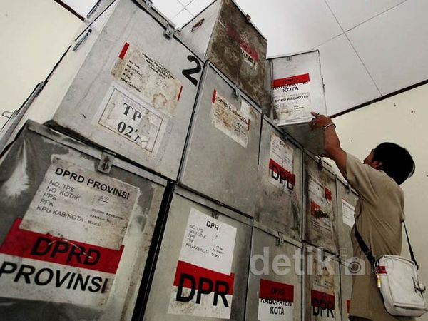 Kotak Suara Pilgub Jabar Mulai Disebar