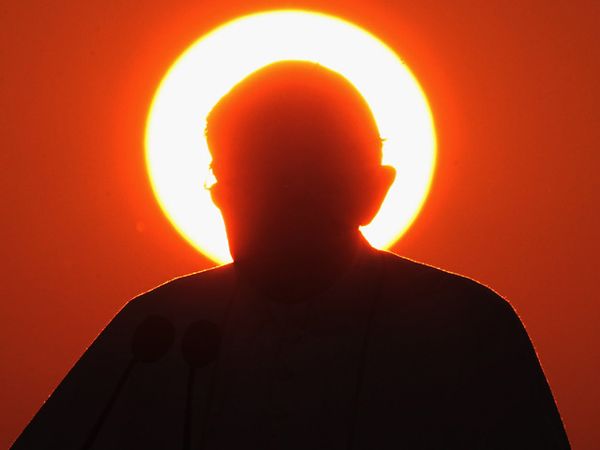 Paus Benediktus XVI Akan Mengundurkan Diri