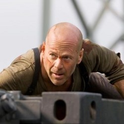 John McClane vs Mafia Rusia, A Good Day to Die Hard