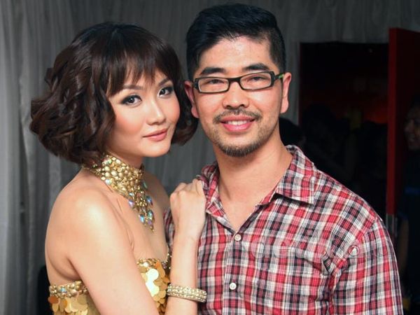 Kemesraan Alena Wu & Suami