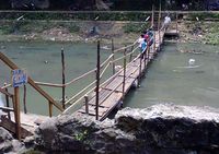 Meniti Jembatan Darurat di Cikini