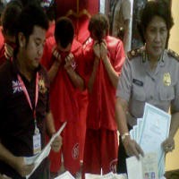 Komplotan Pelaku Pemalsuan Blanko KTP Dibekuk