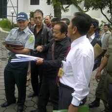 Juru Sita PN Lakukan Pemeriksaan Setempat di Kantor Disnak Jabar