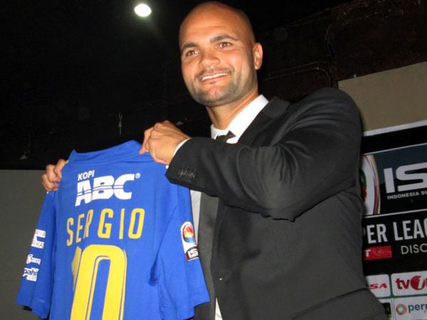 Sergio van Dijk Gabung ke Persib