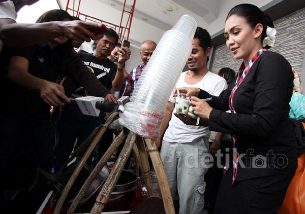 Rieke Diah Pitaloka Blusukan ke Tajur