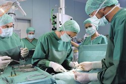 Pasien Meninggal karena Dokter Ceroboh Tinggalkan Gunting dalam Perut