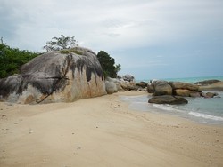 Pantai Indah Selain Parai di Bangka