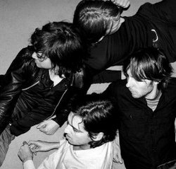 Phoenix Umumkan Rincian Album Terbarunya