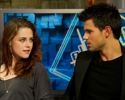 Si Manusia Serigala Rayakan Ulang Tahun Bersama Kristen Stewart