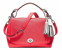  5 Koleksi Terbaru Coach untuk Menyambut Valentines Day