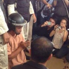 Pelaku Pemerkosaan Minta Maaf di Depan Peti Mati Korban