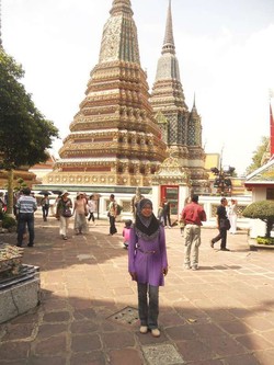 Di Bangkok, Ada Patung Buddha Tidur dengan 336 Lapis Emas