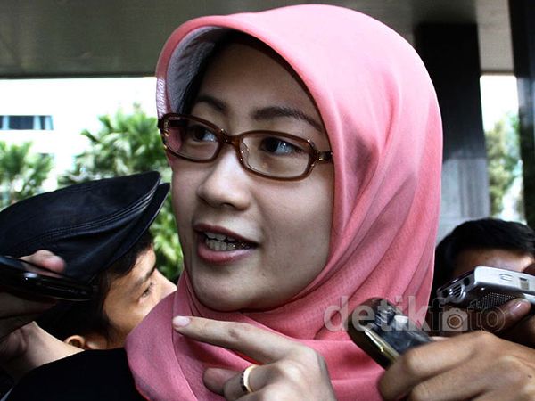 Istri Muda Irjen Djoko Diperiksa Selama 6 Jam