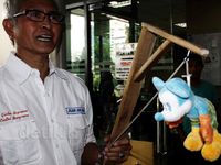 Pong Aksi Gantung Anas