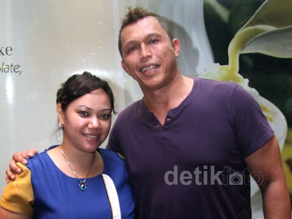 Bang Tigor & Istri Barunya