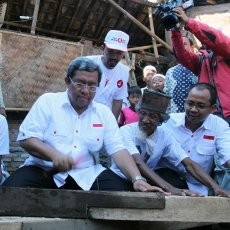 Aher Janji Renovasi 100 Ribu Gubuk Miskin di Jabar