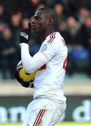 Suporter Rasis pada Balotelli, Inter Disanksi