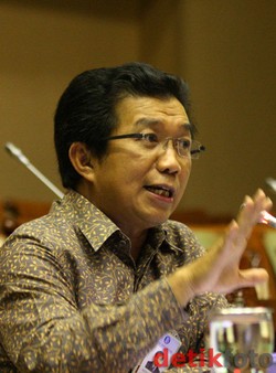 Diperiksa KPK, Bos OJK Muliaman Hadad Dicecar Soal Perubahan FPJP