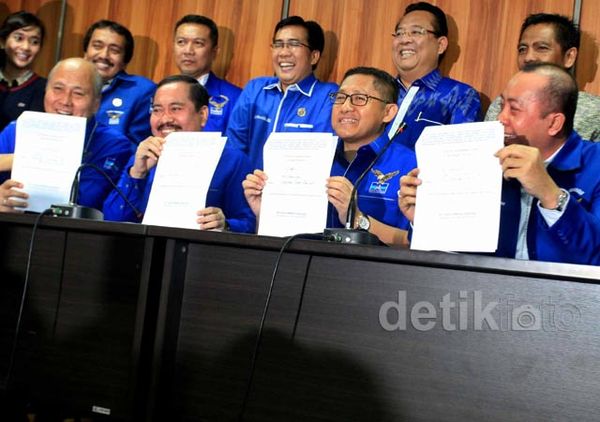 Anas Tandatangani Pakta Integritas