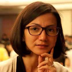 Ketemu Ibunda Raffi Ahmad, Wanda Hamidah Cuma Salaman