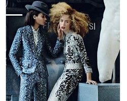 Foto: Vogue Tampilkan Romantisme Lesbian di Halaman Mode Terbaru