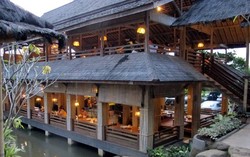 Santap Romantis dan Asyik di Restoran Sunda Berpemandangan Indah