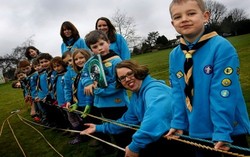 Hebat! 25 Bocah Ini Pecahkan Rekor Pasta Terpanjang di Dunia