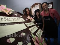 Jeremy Thomas Rayakan Valentine Bersama Keluarga