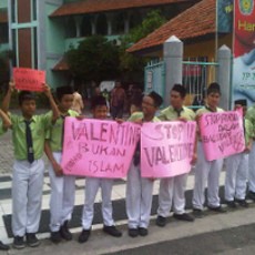 Siswa SMP Tamiriyah Tolak Valentine Day