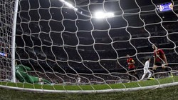Tak ada perayaan gol dilakukan Cristiano Ronaldo saat dia menjebol gawang Manchester United. Hal tersebut dia lakukan sebagai bentuk terima kasih dan karena masih menyimpan cinta pada 'Setan Merah'. REUTERS/Sergio Perez.