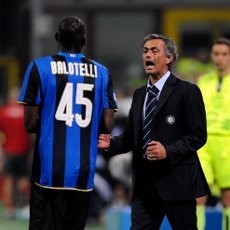 Mourinho: Balotelli ke Milan Biasa Saja, Kalau Zanetti Baru Tragedi 