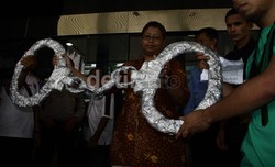 Agar Tambah Garang Buru Koruptor, KPK Diberi Borgol Raksasa