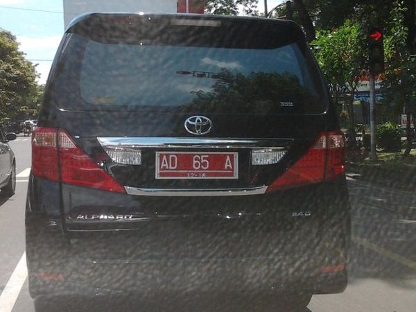 Esemka Diganti Alphard?