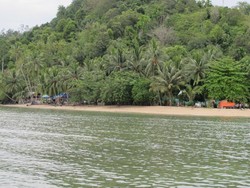 Siapa Sangka, Sumatera Barat Punya Pantai Secantik Ini