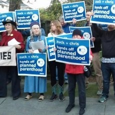 Demonstran Geruduk Rumah Mark Zuckerberg