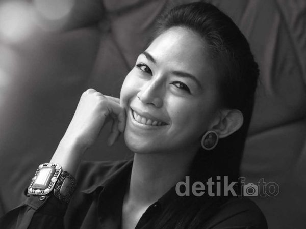 Hitam-Putih Gesata Stella