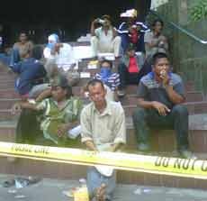 Meteor Pub Disegel Diduga Nunggak 7 Tahun