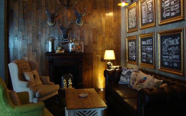 Santap Siang dengan Ambience Menarik di Common People