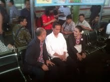 Jokowi Bersiap Menuju Bandung Bersama Rieke-Teten
