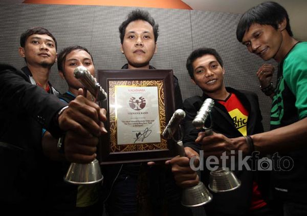 Nirwana Kenalkan Diri ke Publik Indonesia