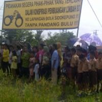 Lapangan Desa Dibuangi Limbah Berbahaya, Warga Sidokepung Demo