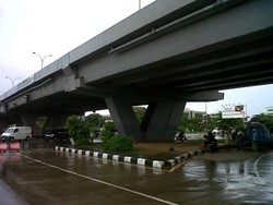 Diduga Patah Hati, Seorang Gadis di Makassar Nekat Melompat dari Fly Over