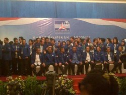 Jepret! Rapimnas PD Ditutup dengan Foto Bareng SBY-Anas