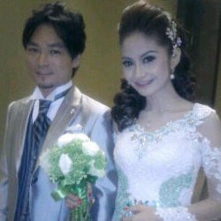 Ini Dia Foto Pria Jepang, Suami Pilihan Tiwi T2