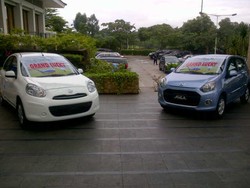 Sambil Main Golf, MS Hidayat Promosi Mobil Murah Buatan Astra