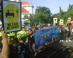 Komunitas Sepeda Onthel KeepFix Kampanyekan Share The Road