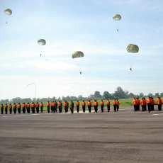 62 Personel Basarnas Raih Raih Gelar Wing Para