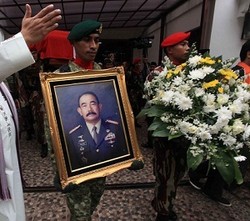 Jenazah Feisal Tanjung Dimakamkan di TMP Kalibata