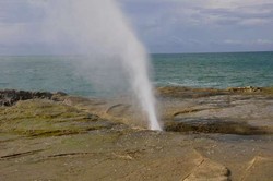 3 Fenomena Unik di Pantai Klayar, Jatim