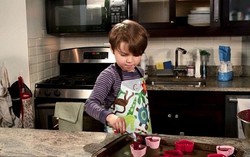 Video Resep Cupcake dari Chef Usia 4 Tahun Ini Lucu Menggemaskan!